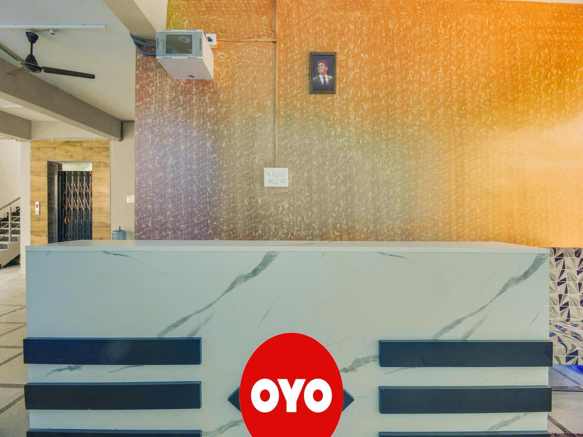 Hotel O R.J.International Pedda Ambarpet Eksteriør billede